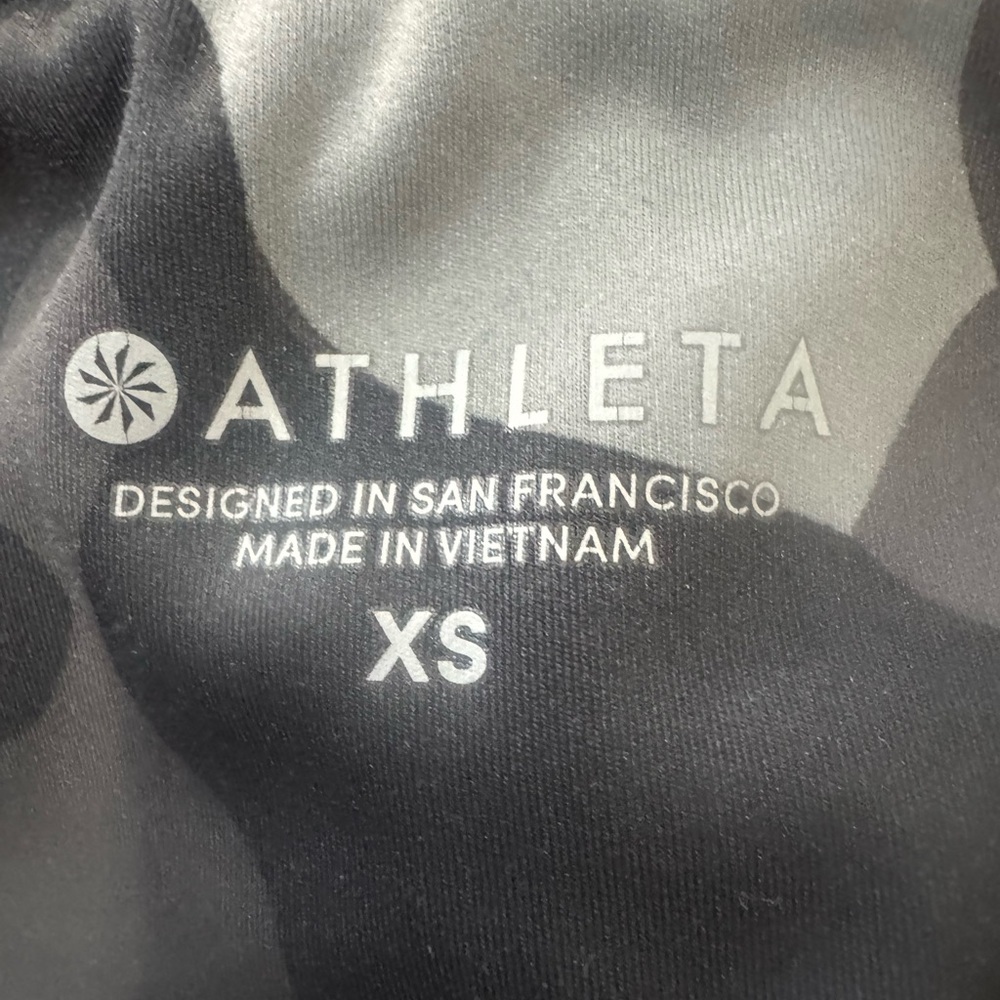 Athleta Ultimate 7/8 Camo Leggings XS High Rise Compression Pockets - Picture 8 of 8